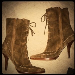 Woman's suede boots